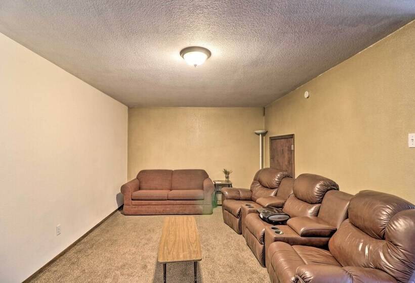 Pet Friendly Lakeside Hideaway ~ 1 Mi To Downtown!