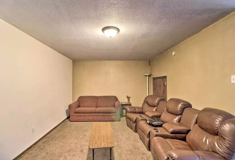 Pet Friendly Lakeside Hideaway ~ 1 Mi To Downtown!