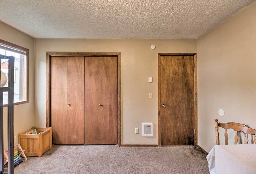 Pet Friendly Lakeside Hideaway ~ 1 Mi To Downtown!