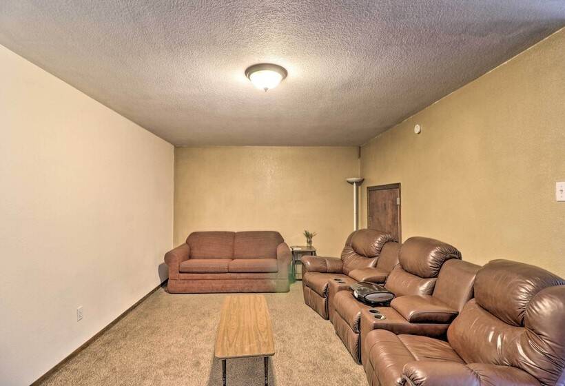 Pet Friendly Lakeside Hideaway ~ 1 Mi To Downtown!