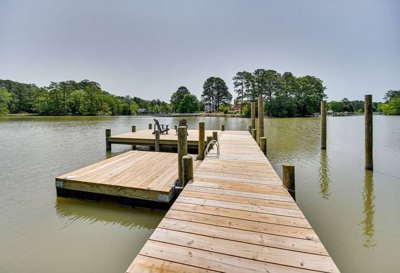 15 Mi To Gloucester: Waterfront Mathews Home!