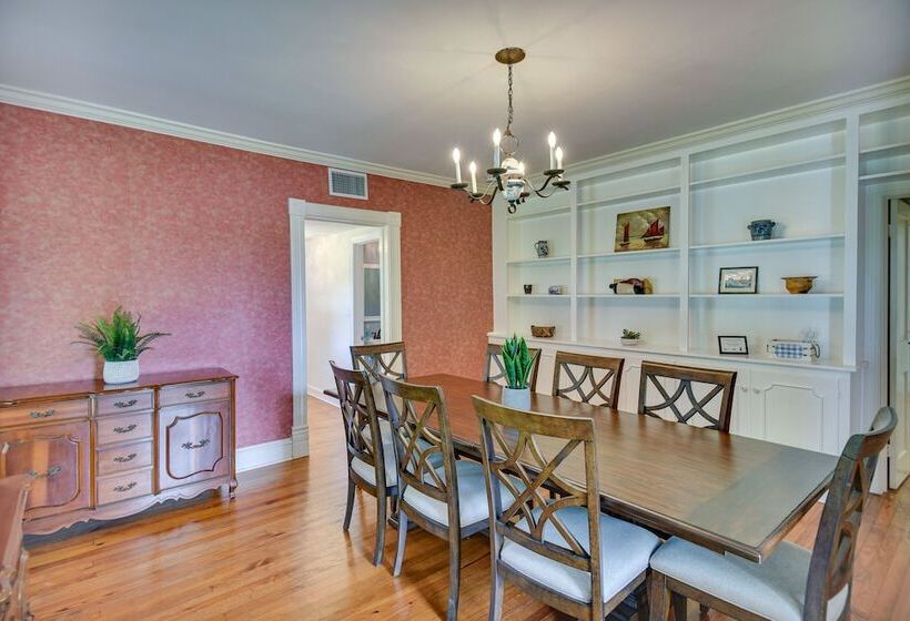 15 Mi To Gloucester: Waterfront Mathews Home!