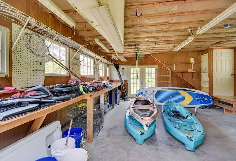 15 Mi To Gloucester: Waterfront Mathews Home!