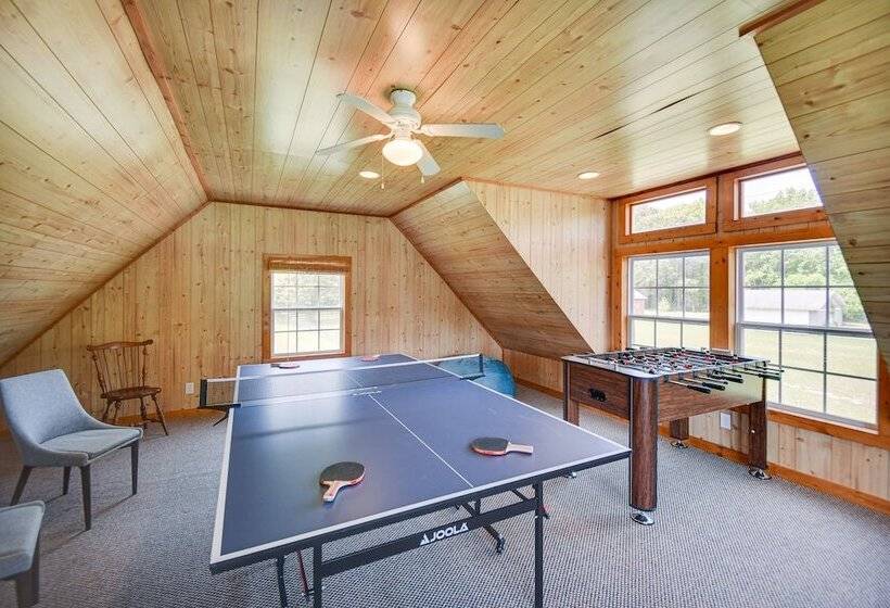 15 Mi To Gloucester: Waterfront Mathews Home!