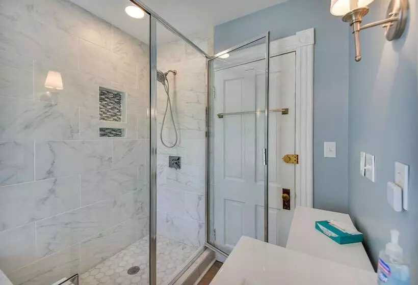 15 Mi To Gloucester: Waterfront Mathews Home!