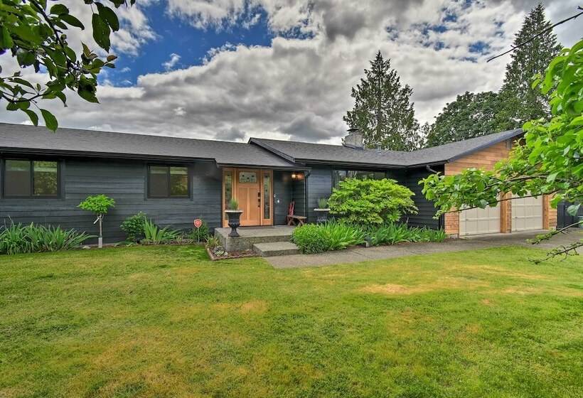 Stylish Olympia Home W/ Private Boat Dock!