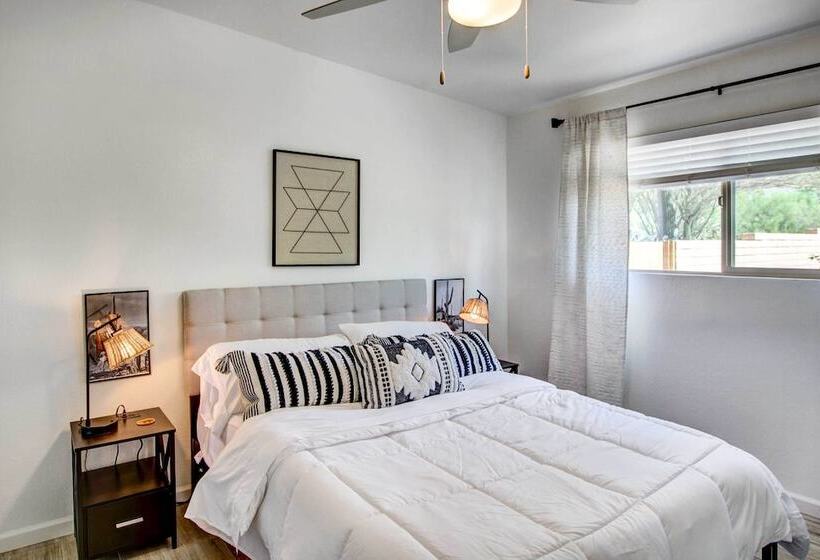 Stylish Tucson Home W/ Patio & Private Pool!
