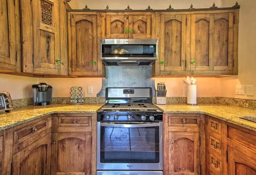 Unique Phoenix Abode W/ 2 Tier Patio & Grills