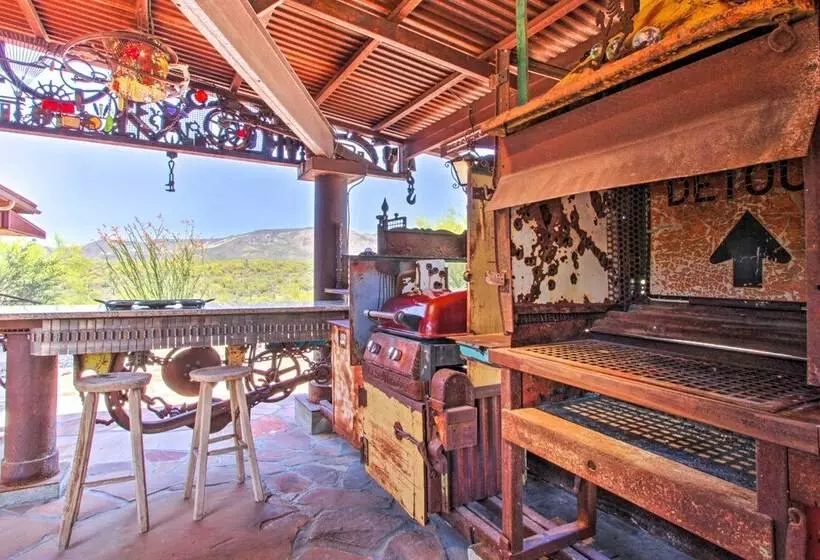 Unique Phoenix Abode W/ 2 Tier Patio & Grills