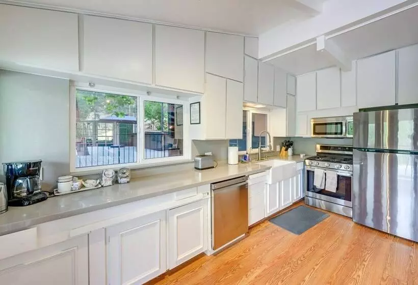 Updated Three Rivers Vacation Rental W/ Gas Grill