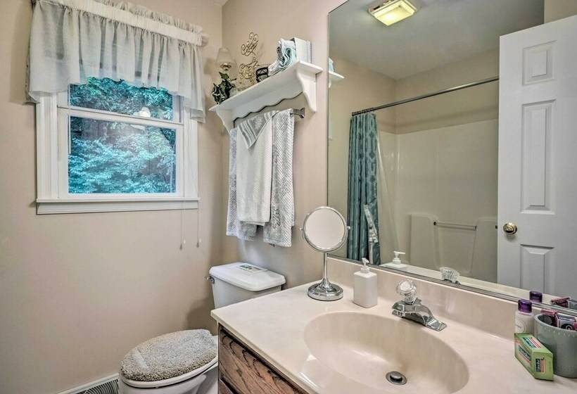 Whitetail Ridge New Cumberland Home With Yard!