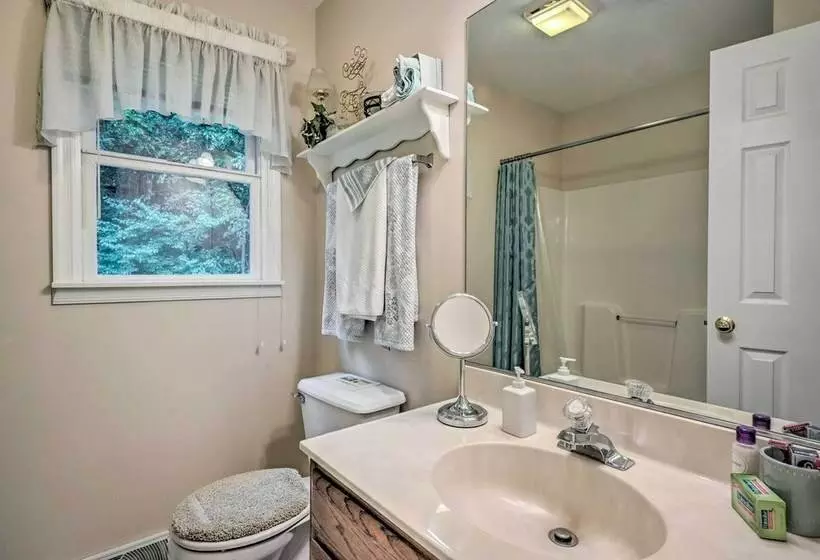 Whitetail Ridge New Cumberland Home With Yard!