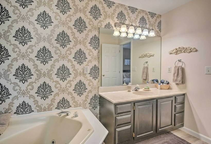 Whitetail Ridge New Cumberland Home With Yard!