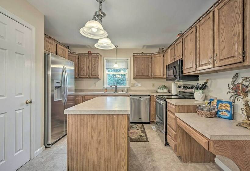 Whitetail Ridge New Cumberland Home With Yard!