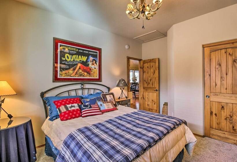 Wooded Show Low Home Near Fool Hollow Lake!