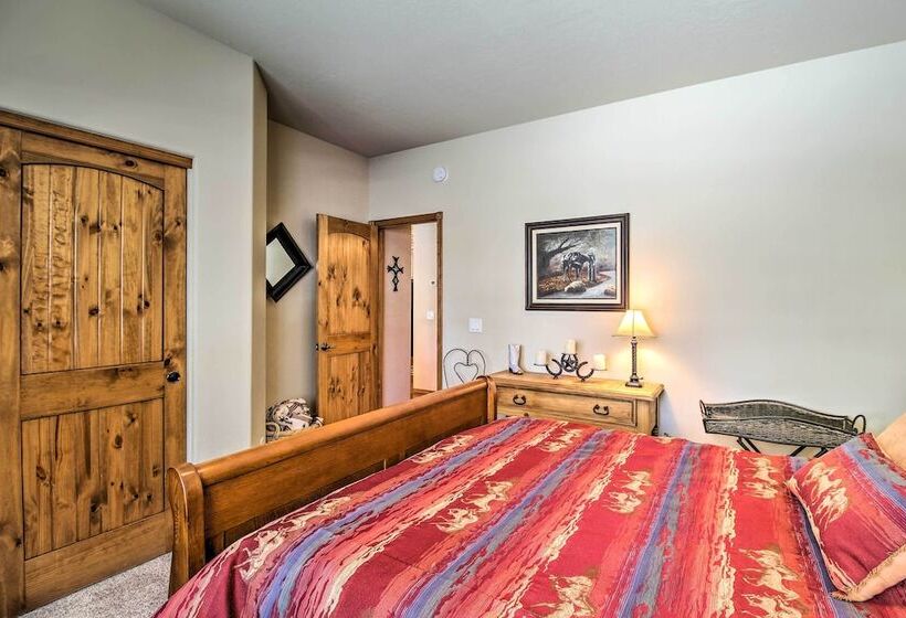 Wooded Show Low Home Near Fool Hollow Lake!