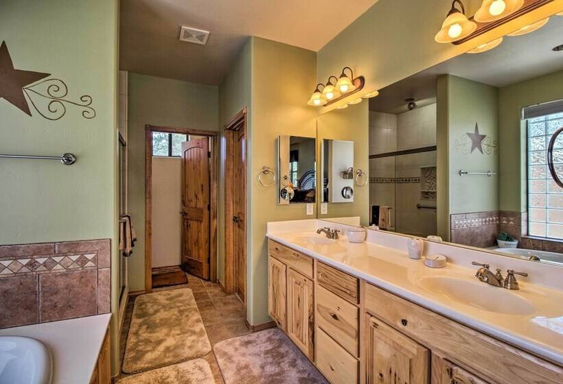 Wooded Show Low Home Near Fool Hollow Lake!