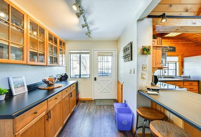 A Frame Munds Park Retreat: 35 Miles To Snowbowl