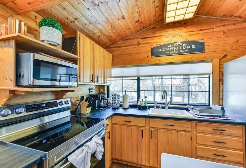 A Frame Munds Park Retreat: 35 Miles To Snowbowl