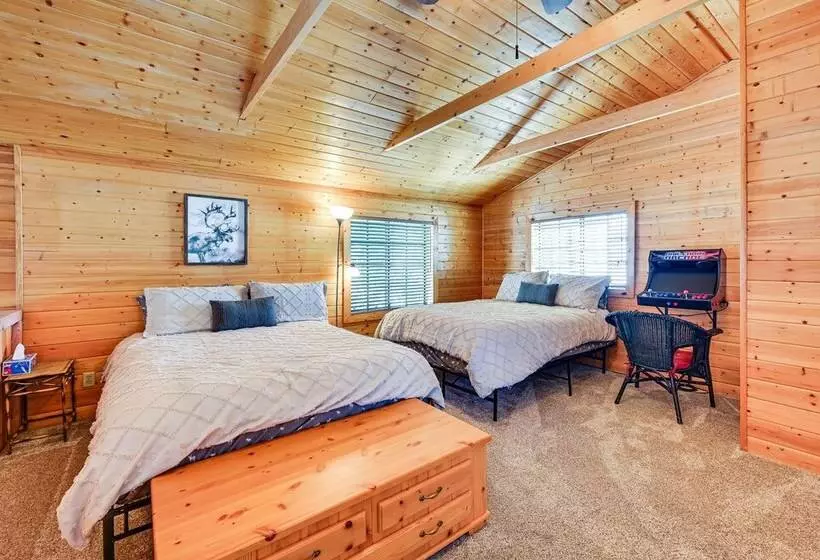 A Frame Munds Park Retreat: 35 Miles To Snowbowl