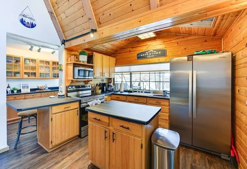 A Frame Munds Park Retreat: 35 Miles To Snowbowl