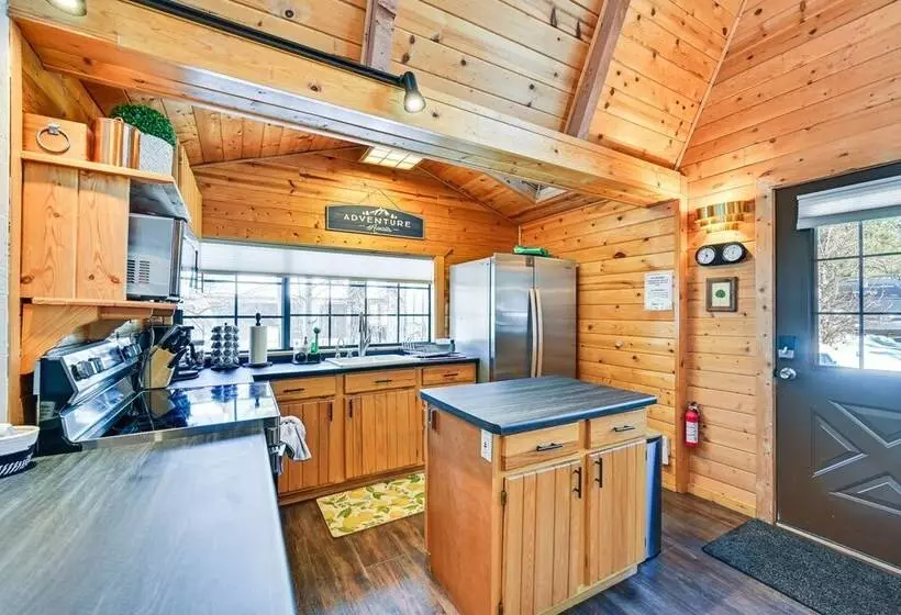 A Frame Munds Park Retreat: 35 Miles To Snowbowl