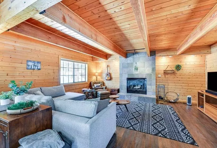 A Frame Munds Park Retreat: 35 Miles To Snowbowl