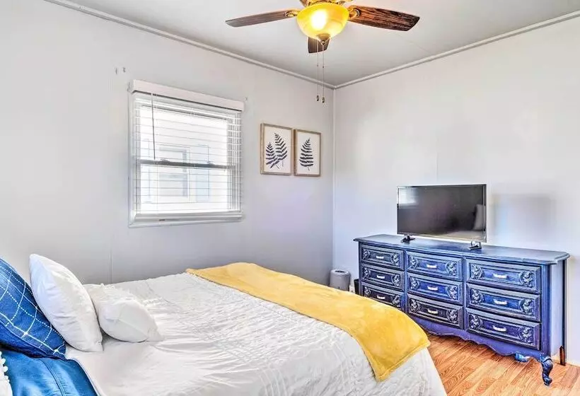 Anderson Bungalow Near University + Downtown!