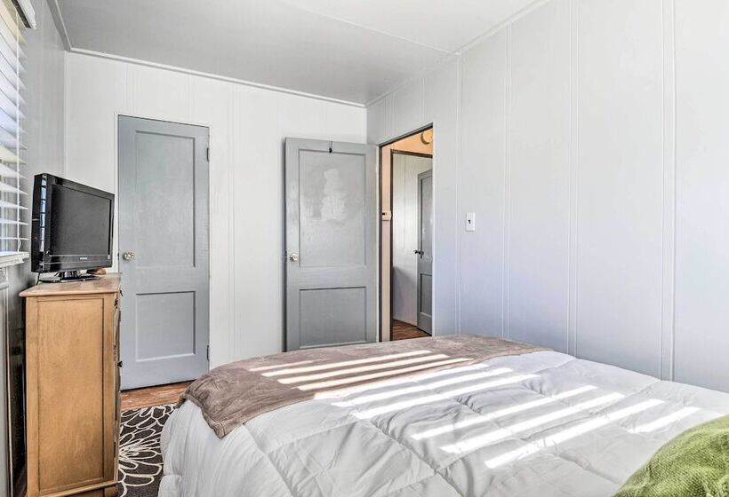 Anderson Bungalow Near University + Downtown!