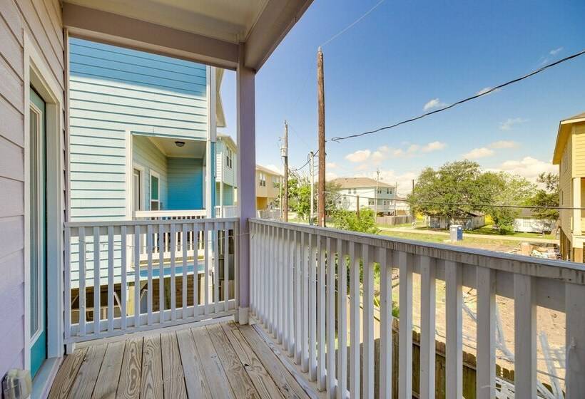 Bay View La Porte Home Rental: Steps To Beach!