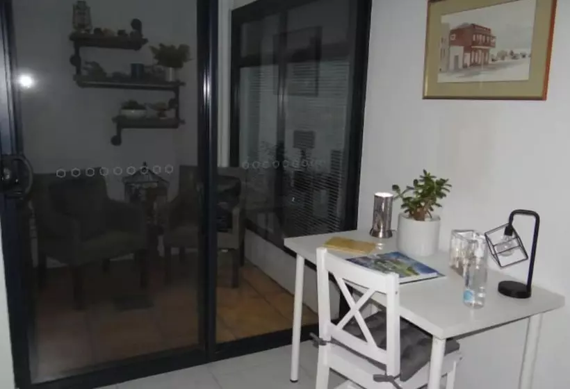 Aamiaismajoitus (B&B) Victor Holidays