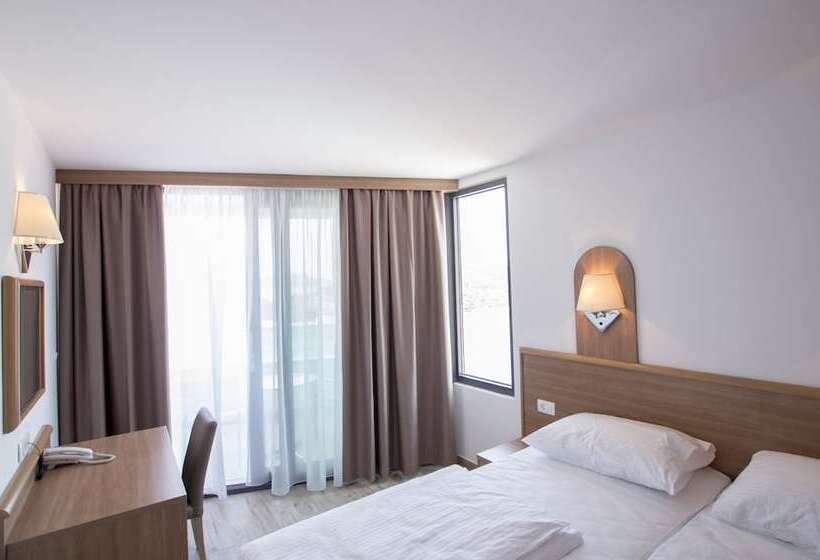 تختخواب و صبحانه Villa Paradiso