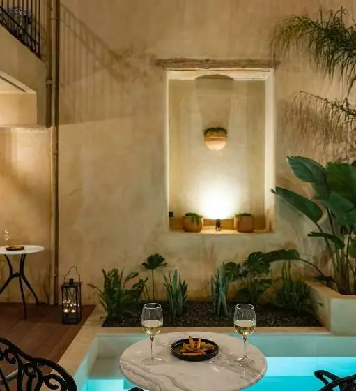 Casa Di Gaga Luxury Suites