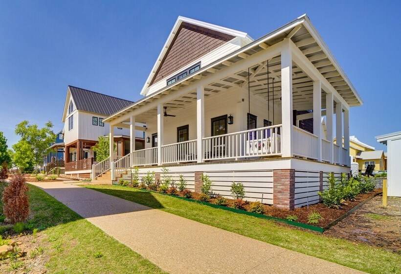 Charming Carlton Landing Home: Walk To Lake!