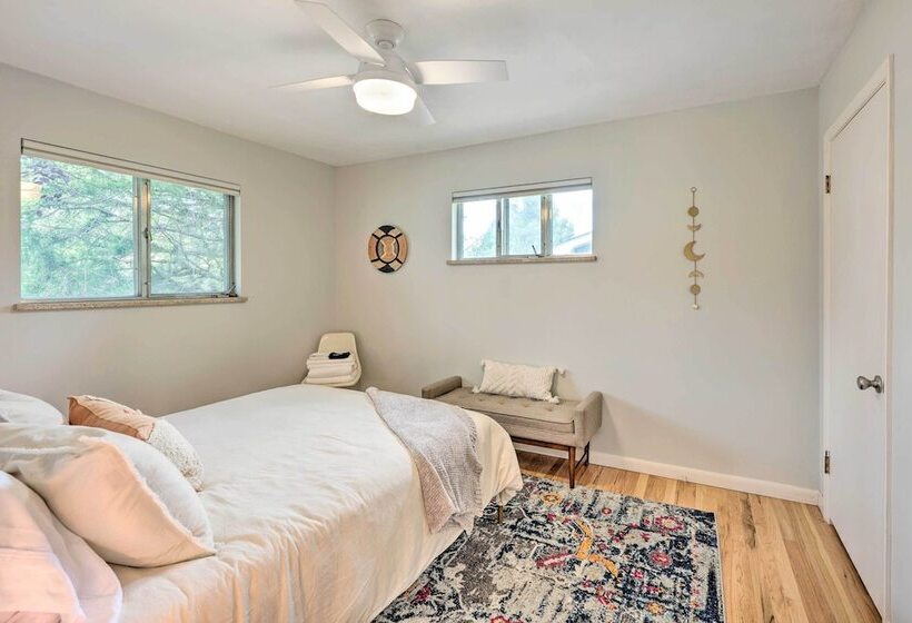 Chic Boulder Home W/ Yard < 3 Mi To Pearl St!