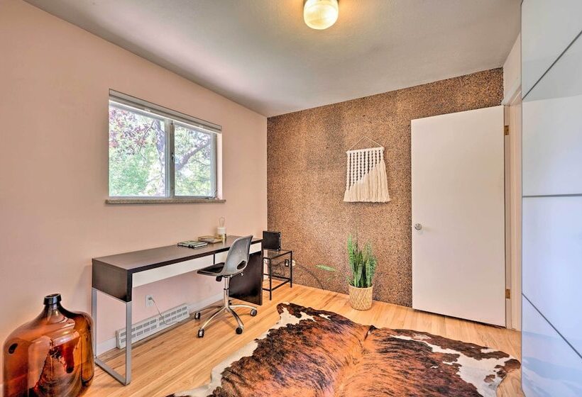 Chic Boulder Home W/ Yard < 3 Mi To Pearl St!