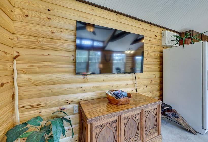 Cliffside Eureka Springs Cabin W/ Beaver Lake View