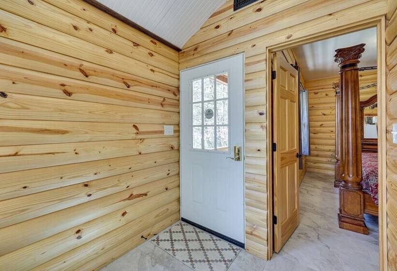 Cliffside Eureka Springs Cabin W/ Beaver Lake View