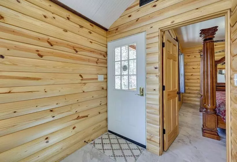 Cliffside Eureka Springs Cabin W/ Beaver Lake View