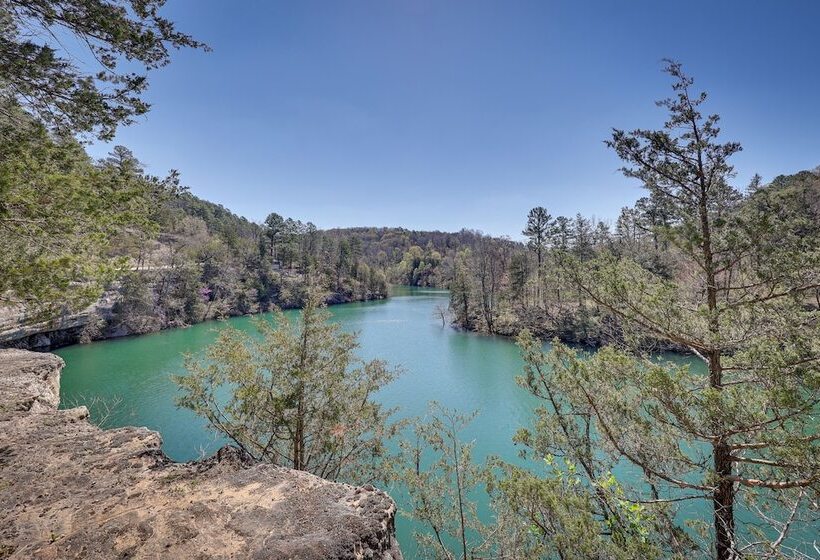 Cliffside Eureka Springs Cabin W/ Beaver Lake View