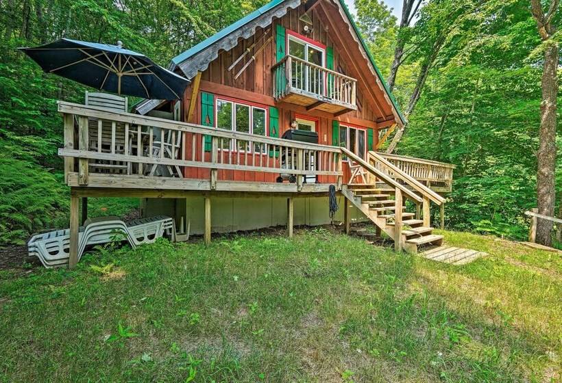 Cozy Treetop Hideaway Near Harriman Reservoir!
