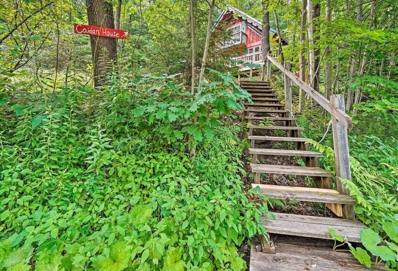 Cozy Treetop Hideaway Near Harriman Reservoir!
