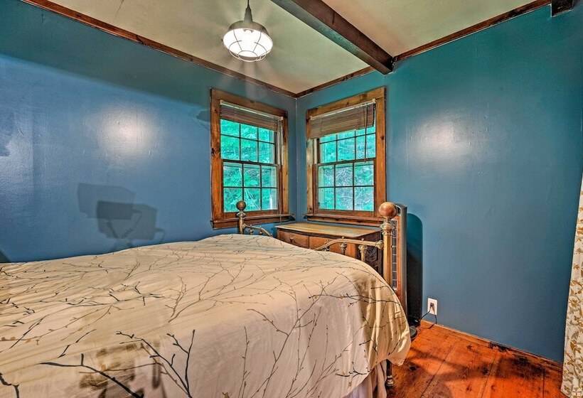 Cozy Treetop Hideaway Near Harriman Reservoir!