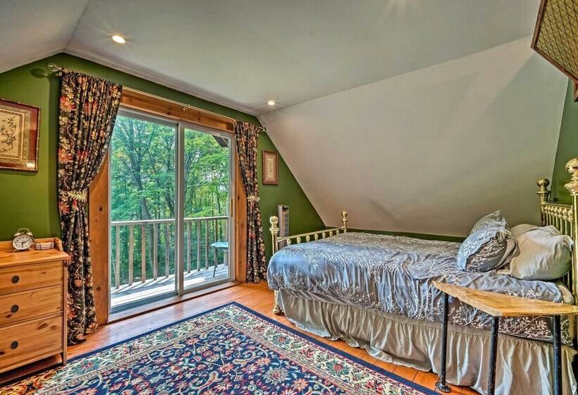Cozy Treetop Hideaway Near Harriman Reservoir!