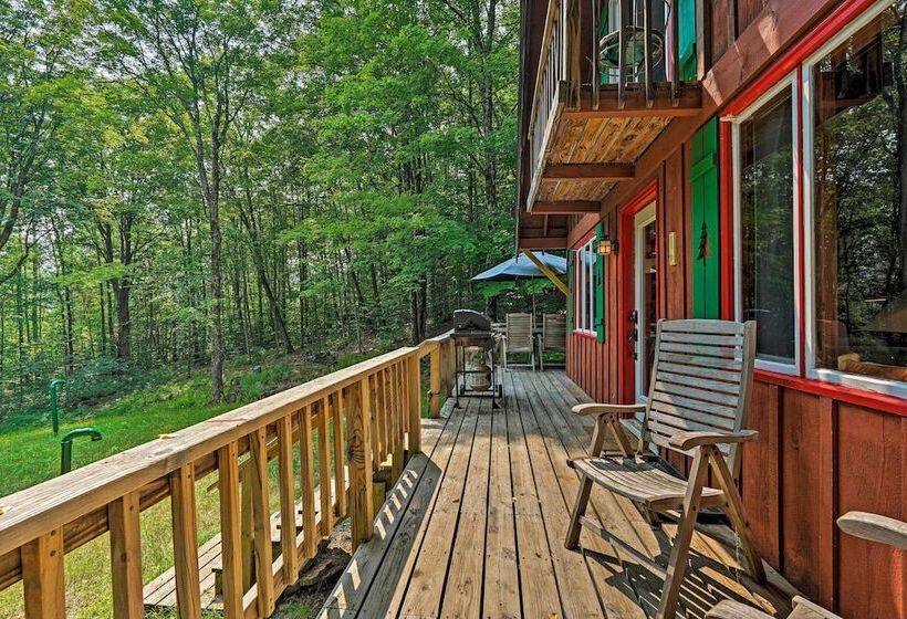 Cozy Treetop Hideaway Near Harriman Reservoir!