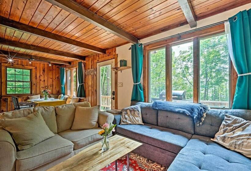 Cozy Treetop Hideaway Near Harriman Reservoir!