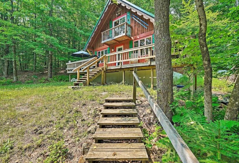 Cozy Treetop Hideaway Near Harriman Reservoir!