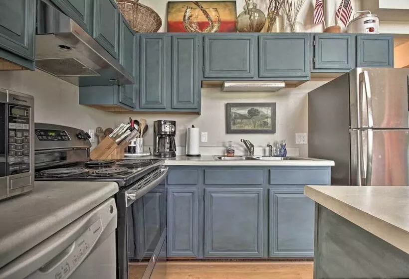 Cozy Wintergreen Cabin Near Mountain Inn & Slopes!