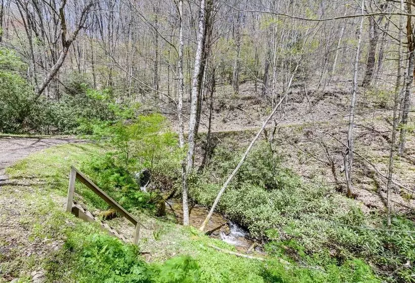 Hillside Cabin + Grill   Near Smoky Mountains