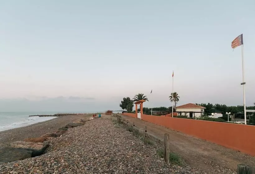 Hotelli Camping Tres Estrellas Mediterráneo